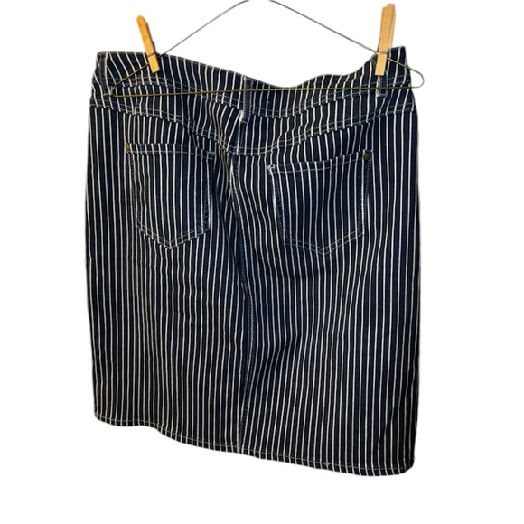 Est. 1946 Denim Striped Blue and White Skirt Women's Size 12 Cotton Blend - Picture 3 of 5